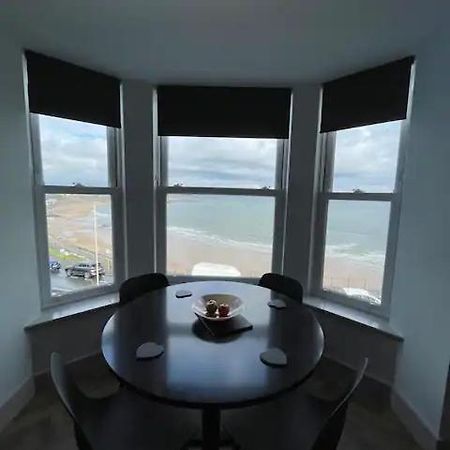 Superb 2 Bedroom Sea View Flat Scarborough Dış mekan fotoğraf