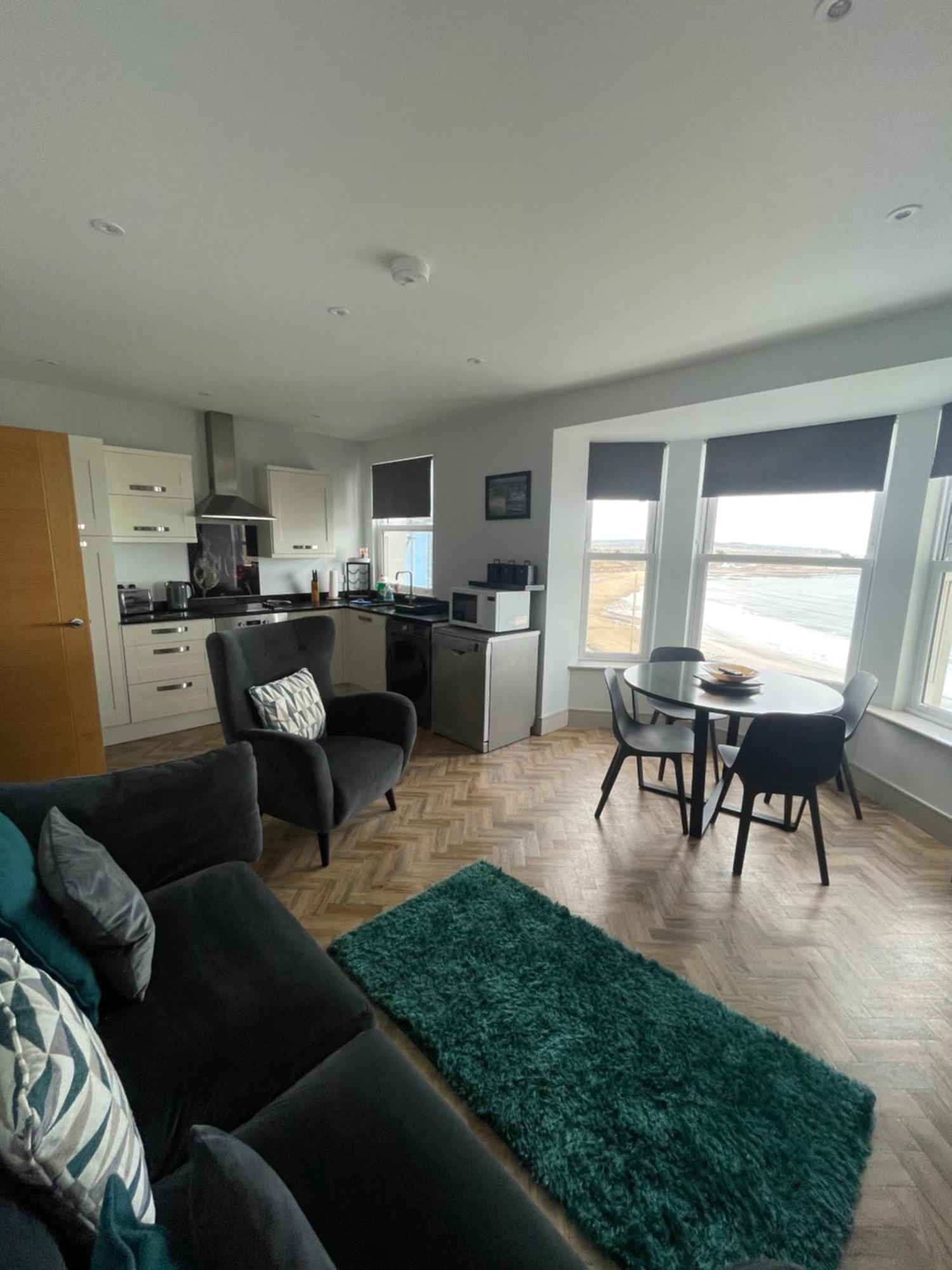 Superb 2 Bedroom Sea View Flat Scarborough Dış mekan fotoğraf